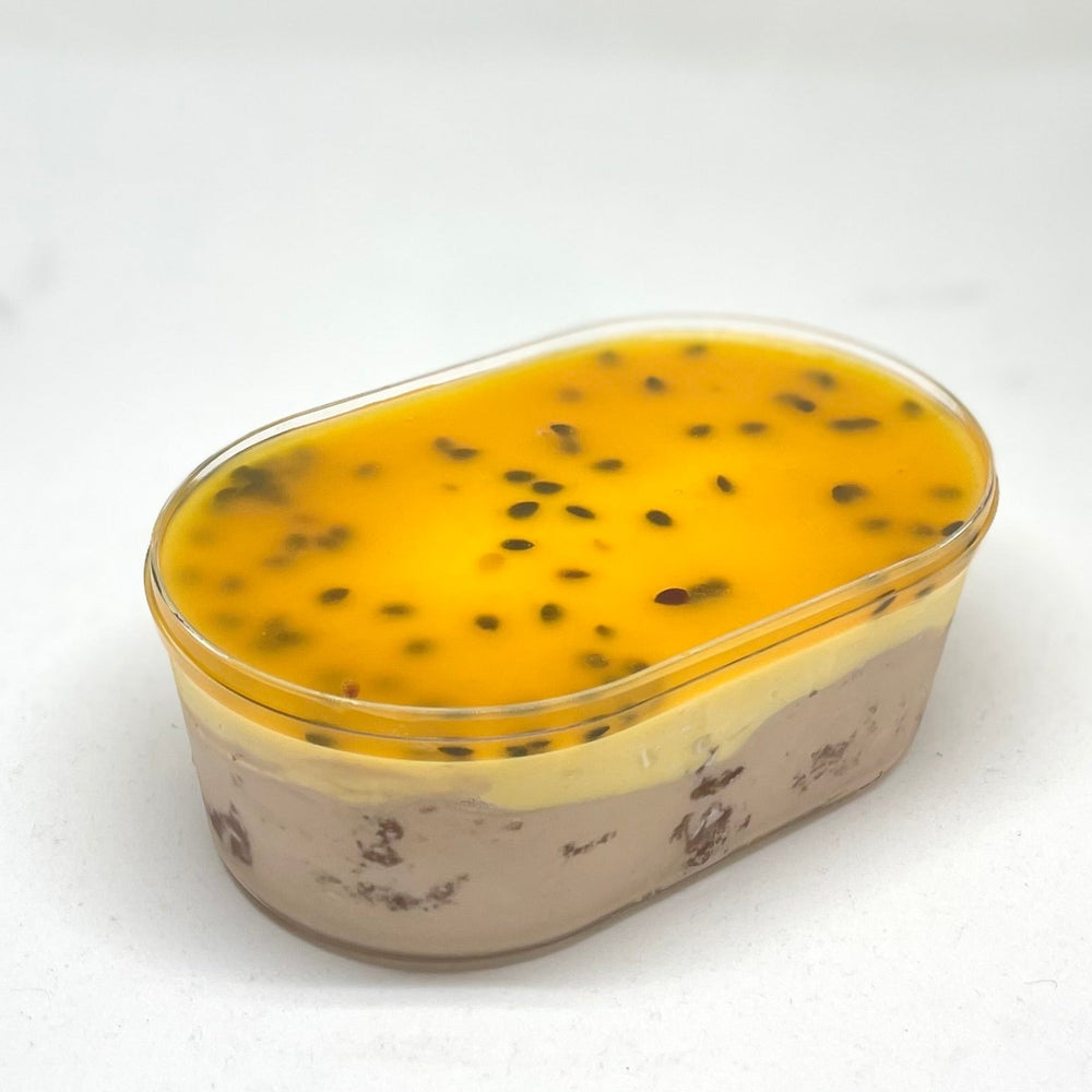 Passion Fruit & Milk Chocolate Cake Tub *NEW*