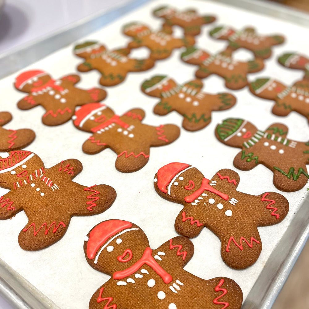 
            
                Load image into Gallery viewer, Baker&amp;#39;s Gingerbread People cookies!
            
        