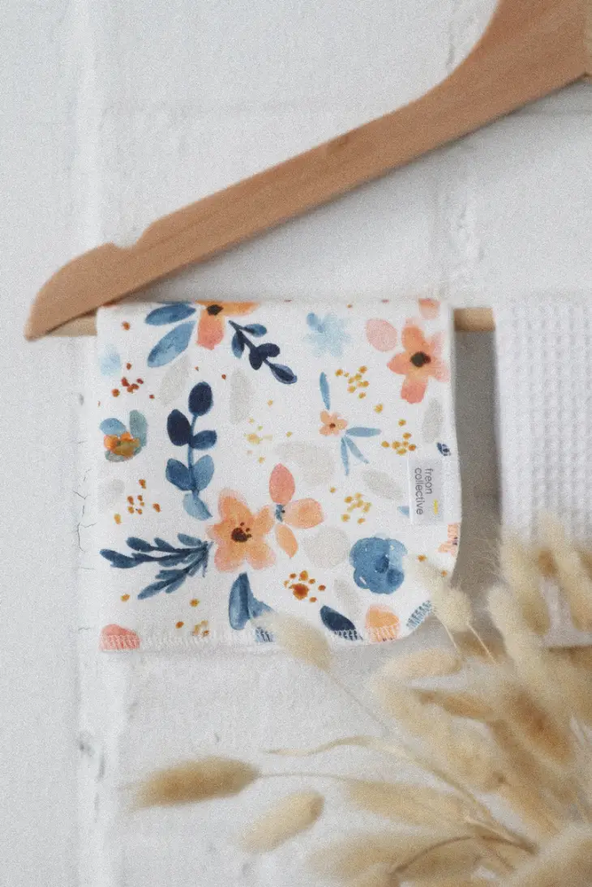 
            
                Load image into Gallery viewer, Organic Cotton Face Cloth - Fawn Florals
            
        