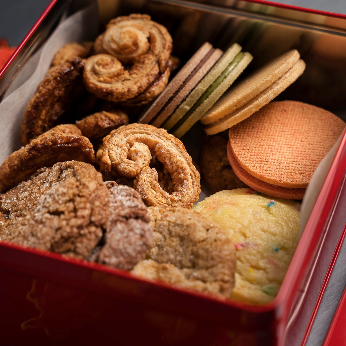 Baker's Cookie Tin 🎁